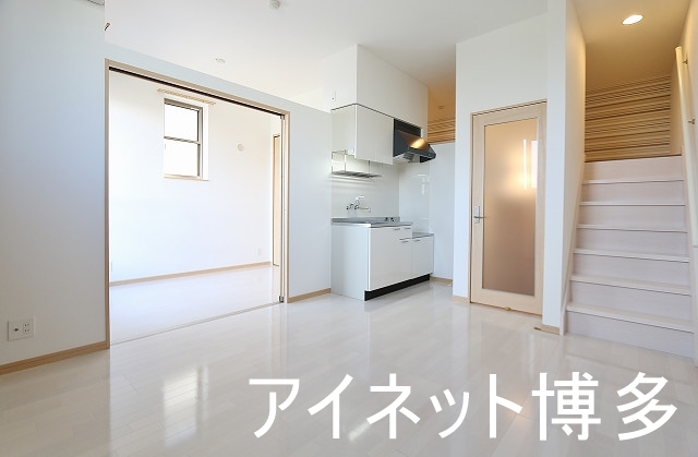 居室・リビング　明るいリビングですね