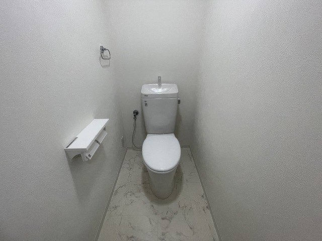 トイレ　※別号室の写真使用中