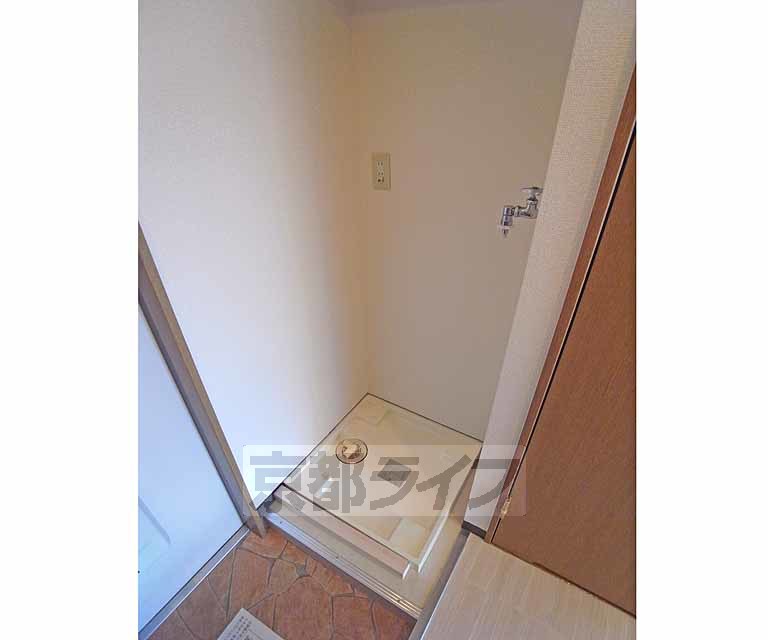 その他設備　室内に洗濯機置けます。