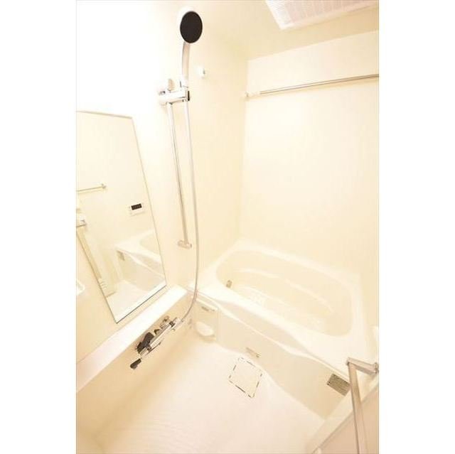 バス・シャワールーム　※別部屋の参考写真です。