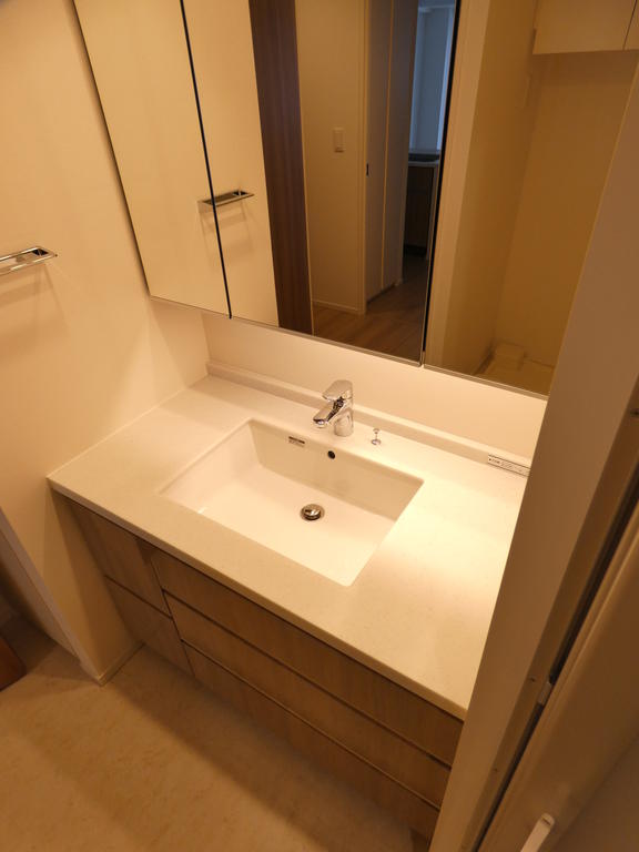 洗面設備　※別部屋の参考写真です。