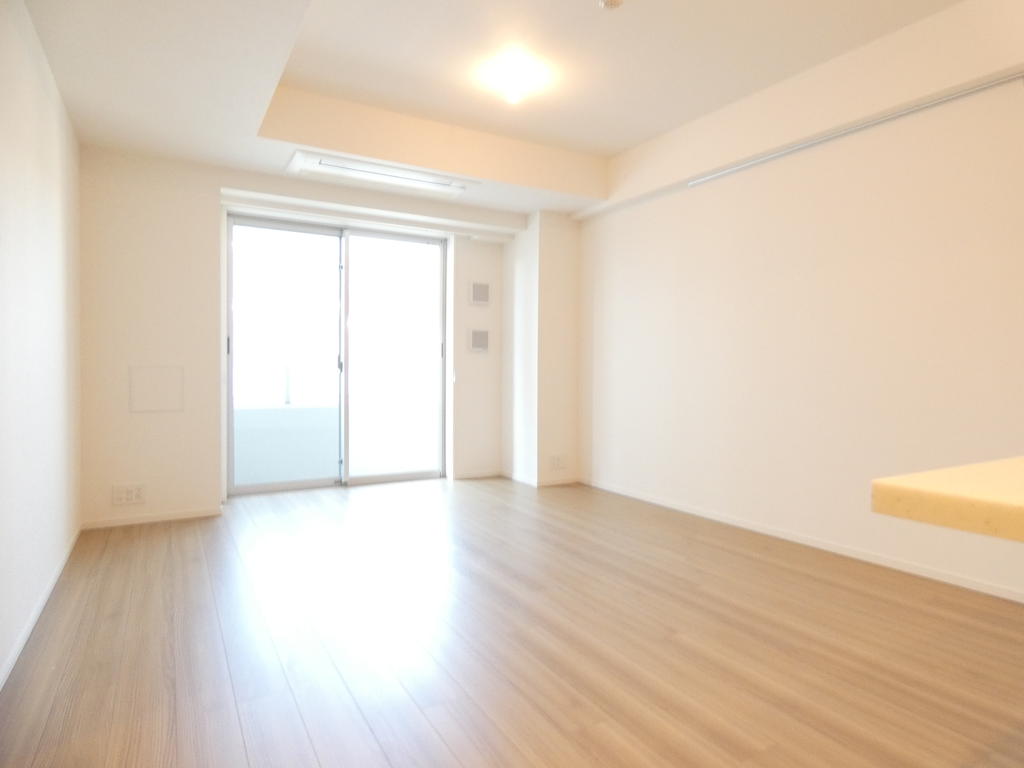 居室・リビング　※別部屋の参考写真です。