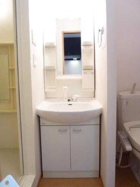 洗面設備　別部屋の参考写真です。現況有姿