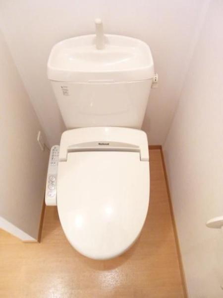 トイレ　別部屋の参考写真です。現況有姿