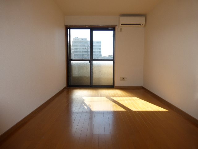 居室・リビング　※同タイプの他のお部屋です