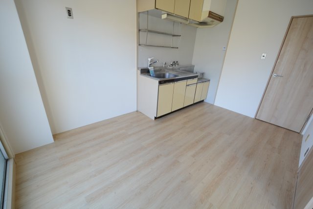 居室・リビング　角部屋住戸で過ごしやすく、おすすめです。