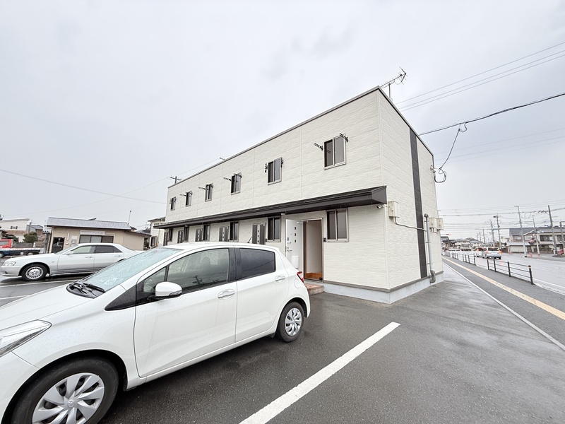 駐車場　車をお持ちの方に嬉しい駐車場付きの物件です