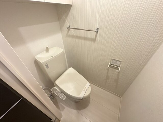トイレ　温水洗浄暖房便座