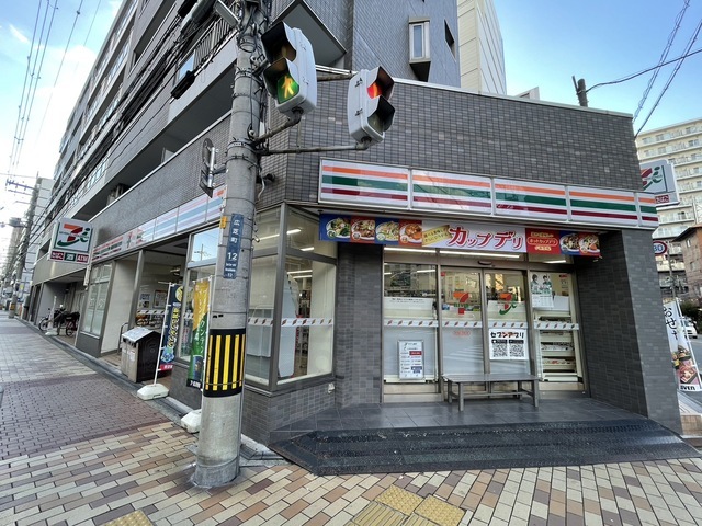 コンビニ　セブンイレブン　吹田広芝町店（コンビニ）まで284m