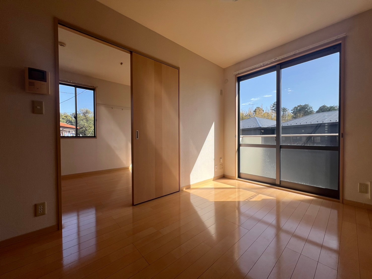 居室・リビング　他の部屋の写真を引用しております