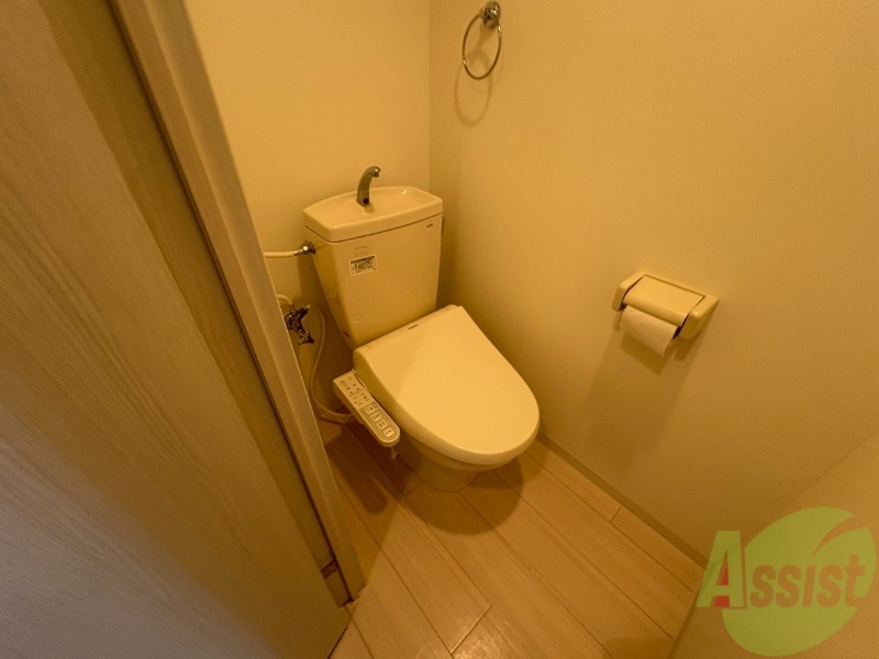 トイレ　こちらはトイレです。清潔感があり、安心して使用できます。