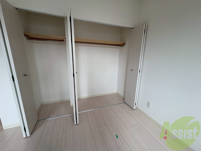 収納　寝室の収納です。部屋がすっきり片付きます。