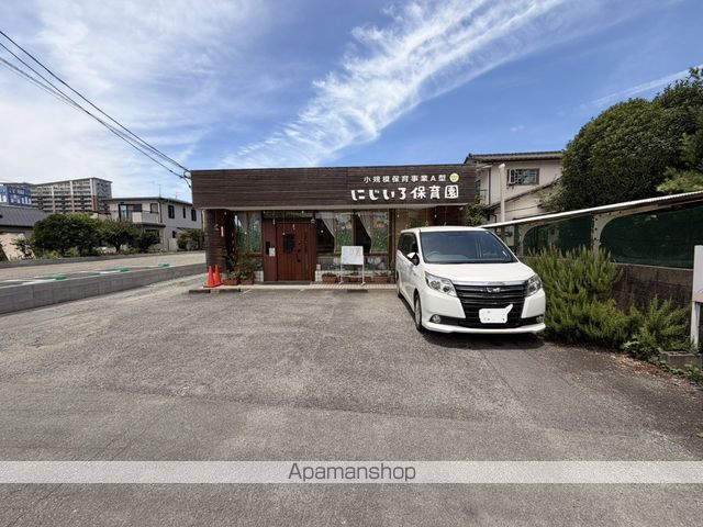 幼稚園・保育園　にじいろ保育園（幼稚園・保育園）まで828m