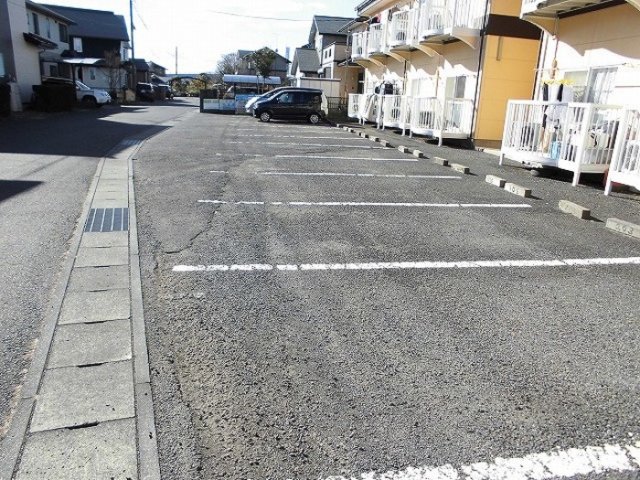 駐車場　駐車場に車を止められます
