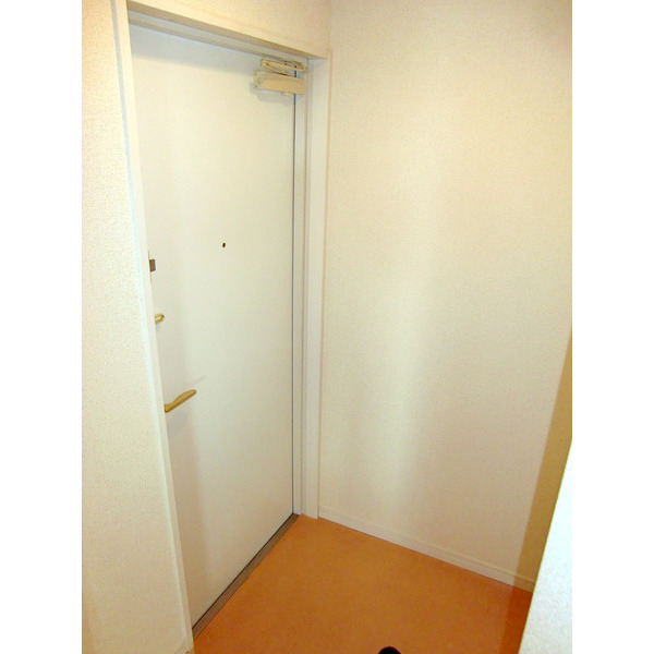 玄関　同タイプの他のお部屋