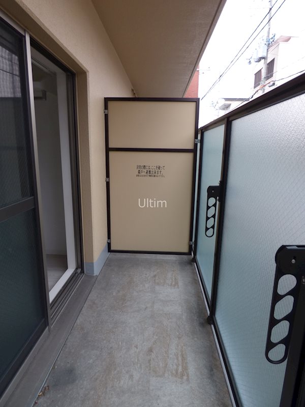 バルコニー　違うお部屋の写真です。ご参考までに