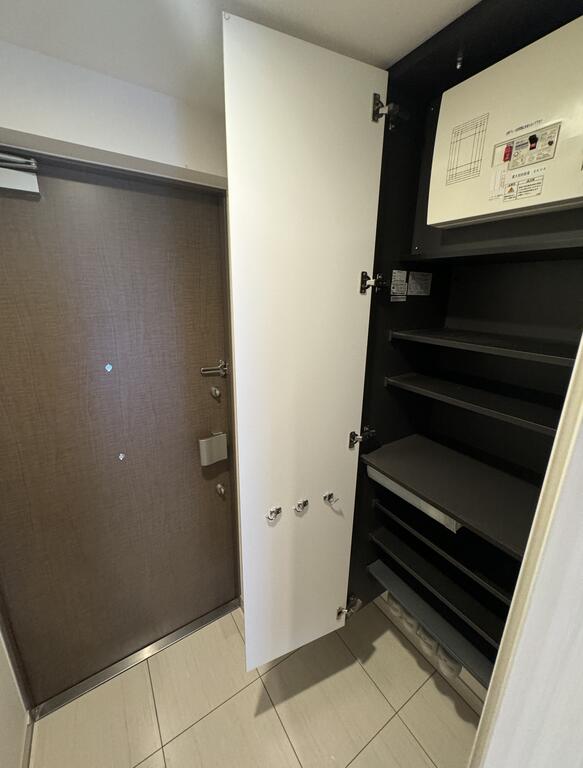 玄関　シューズボックス