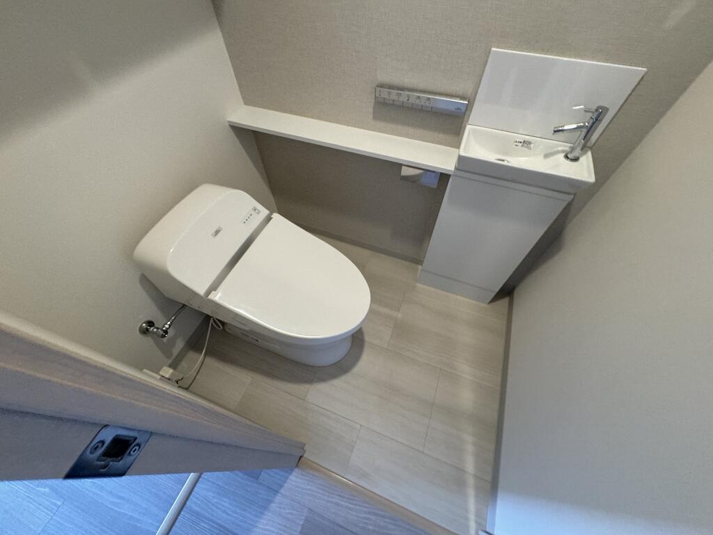 トイレ　タンクレストイレでお掃除楽々