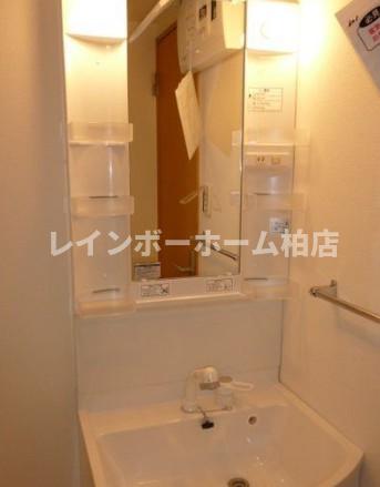 洗面設備　使いやすい洗面所です