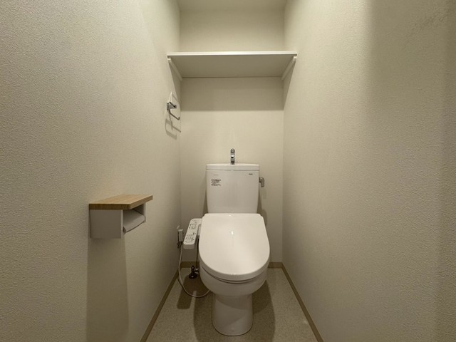 地下鉄御堂筋線 天王寺駅 徒歩9分 9階建 築1年のトイレ写真