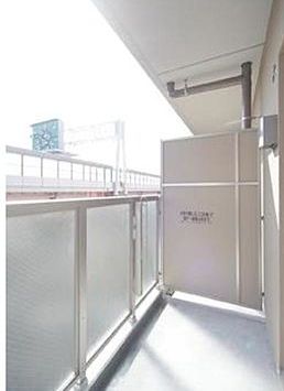 バルコニー　開放的で明るい空間を演出してくれるバルコニーです