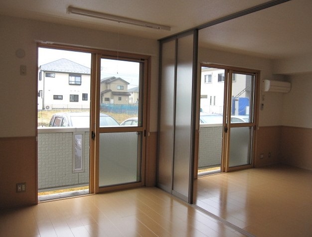 居室・リビング　※反転タイプのお部屋の写真です