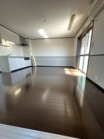 居室・リビング　こちらのリビングで趣味の時間をお楽しみください