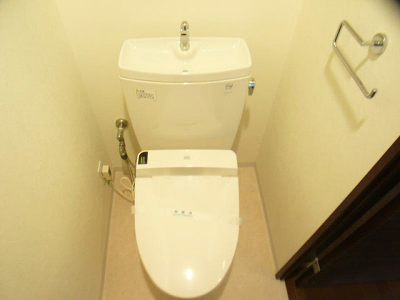 地下鉄烏丸線 北大路駅 徒歩23分 5階建 築20年のトイレ写真