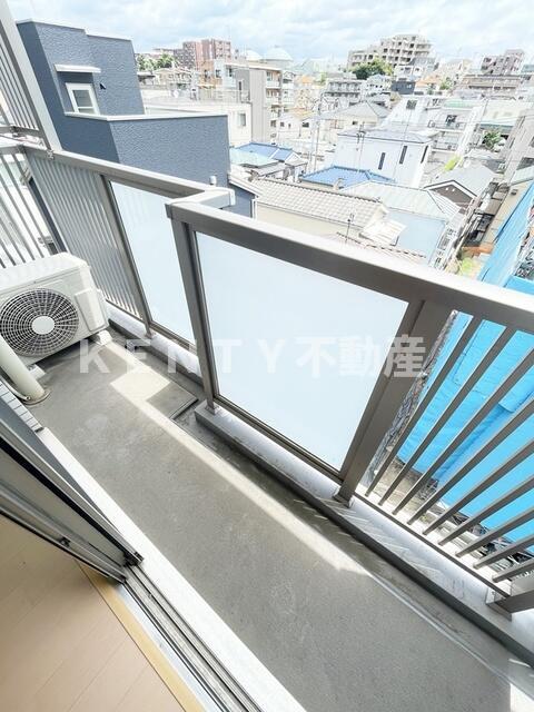 バルコニー　お洗濯にも便利なバルコニー付き