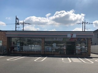 コンビニ　セブンイレブン門井町２丁目店（コンビニ）まで500m