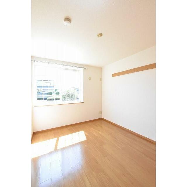 居室・リビング　こちらの物件はMODE不動産なら割引対象の１部屋です。