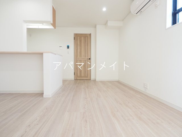 居室・リビング　こちらの居間で趣味の時間をお楽しみください