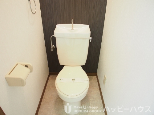 トイレ　別部屋の写真になります。現状を優先とします。
