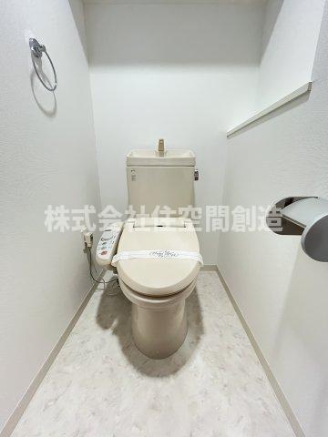 トイレ　※同タイプの写真となり、実際のお部屋とは異なる場合があります
