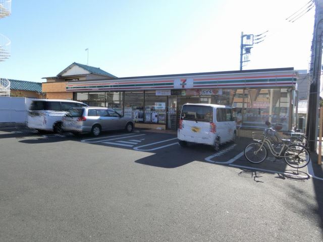 コンビニ　セブンイレブン（コンビニ）まで640m