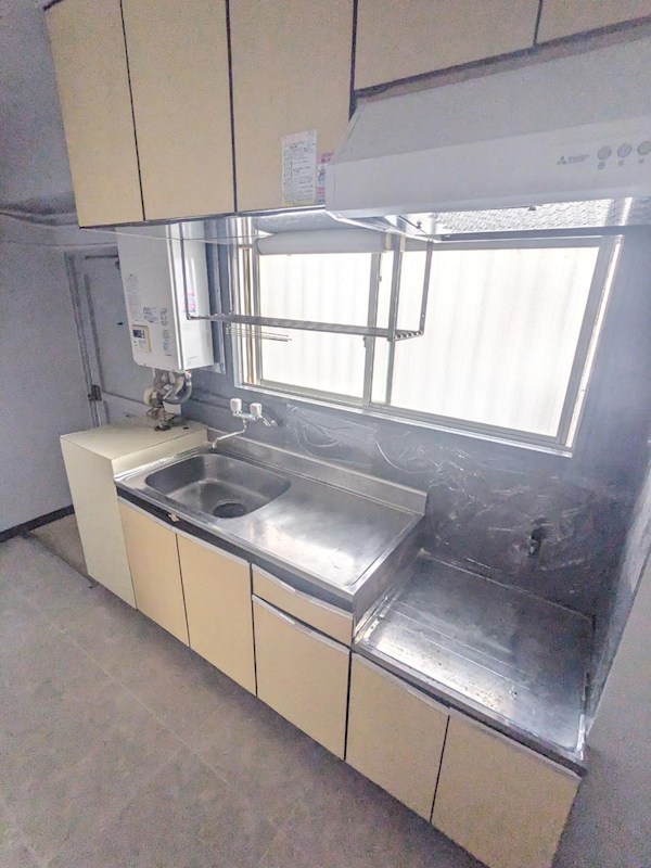 ＪＲ山手線 西日暮里駅 徒歩7分 5階建 築53年のキッチン写真