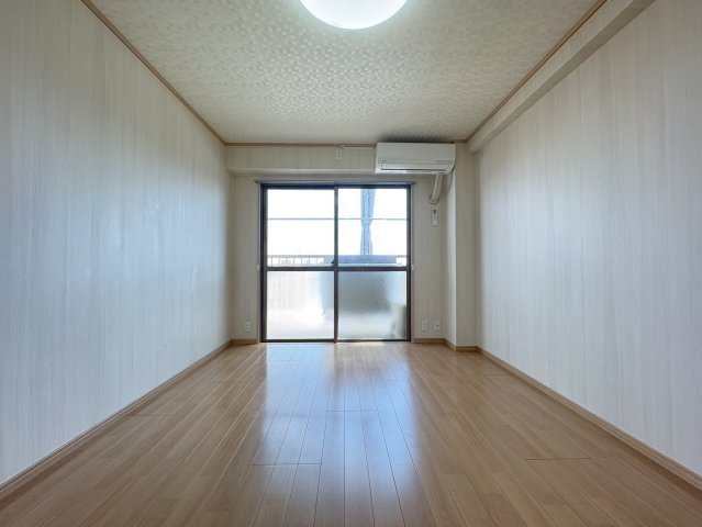 ハイツ坂口の居間写真