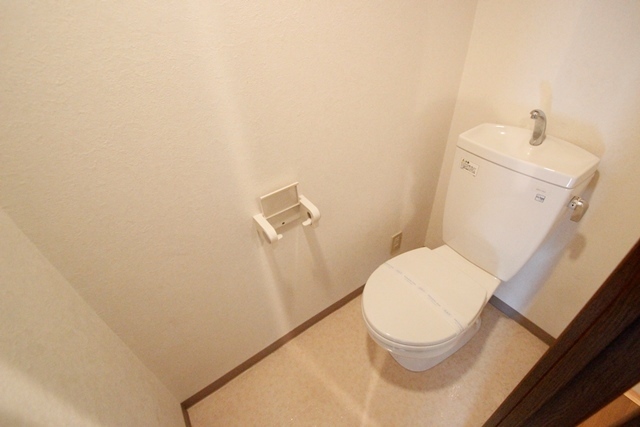 広島高速交通アストラムライン 長楽寺駅 徒歩4分 3階建 築22年のトイレ写真