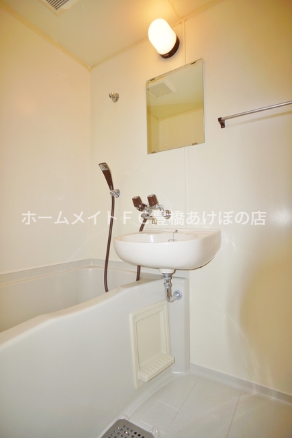 バス・シャワールーム　同型別部屋写真