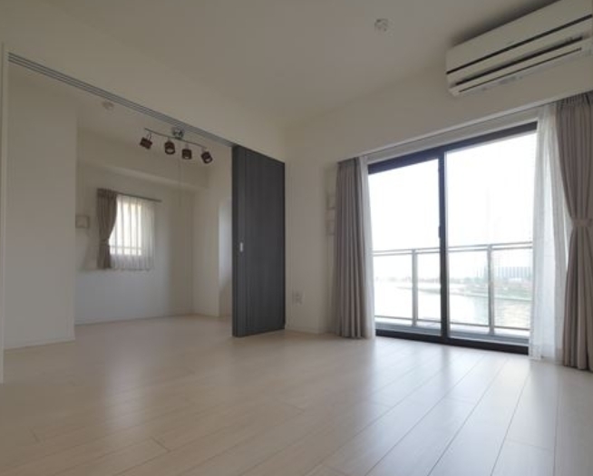 居室・リビング　写真は同タイプ住居です。