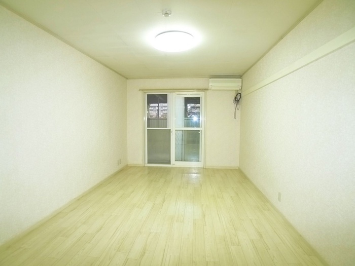 アーバニティ市川の居間写真