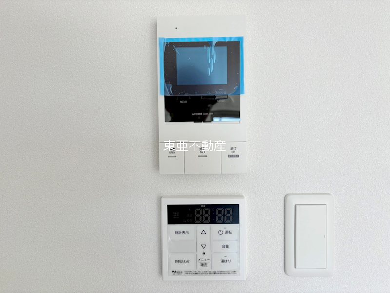 セキュリティ　モデル写真