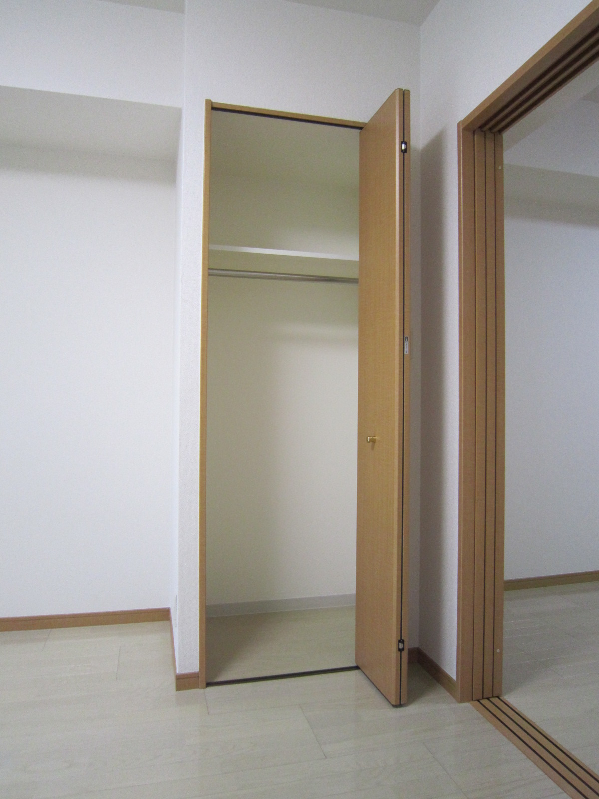 収納　洋室クローゼット