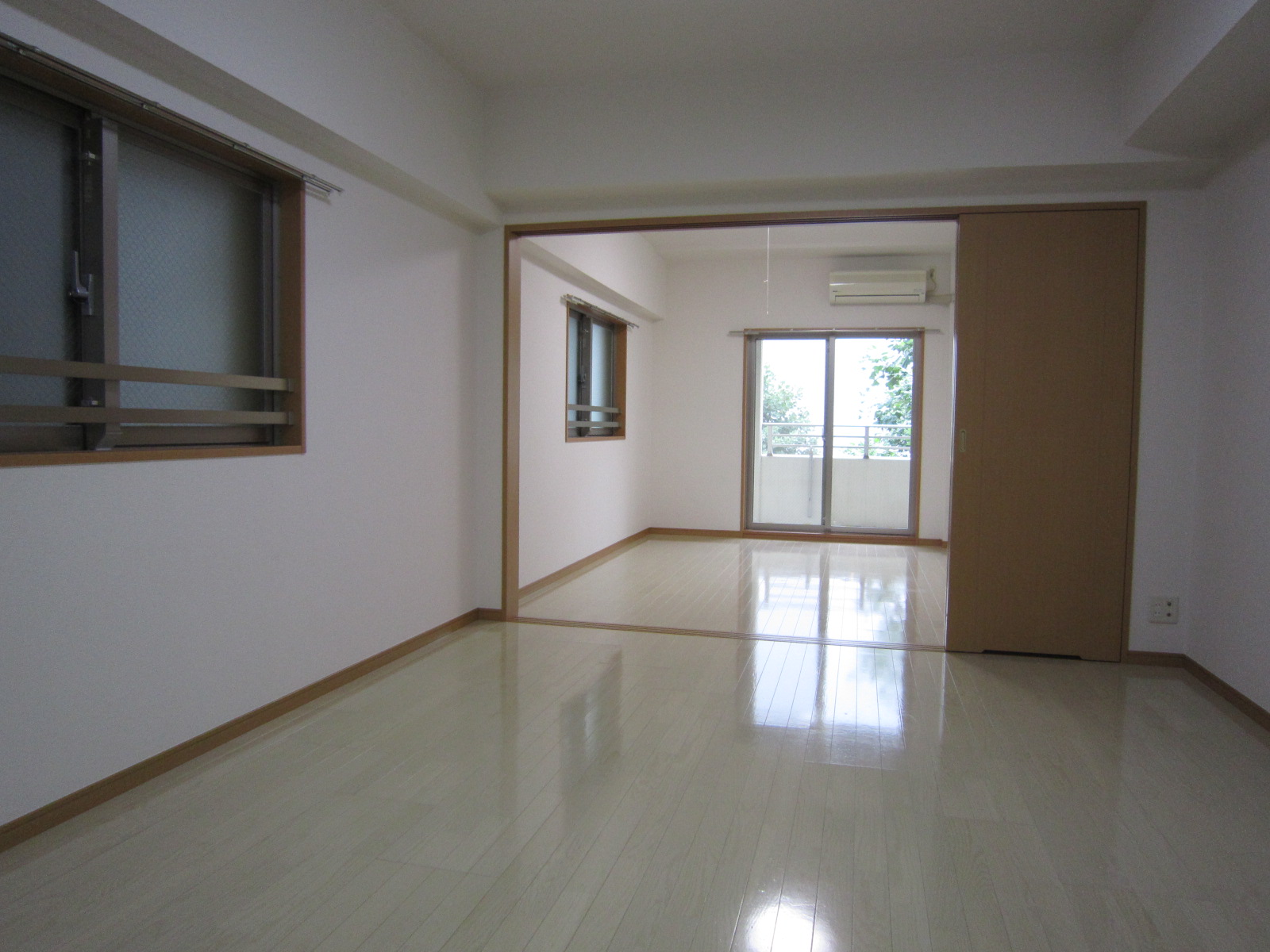 居室・リビング　リビング＆洋室