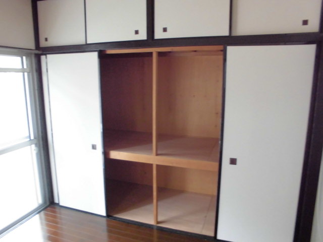 野色マンションの内装写真