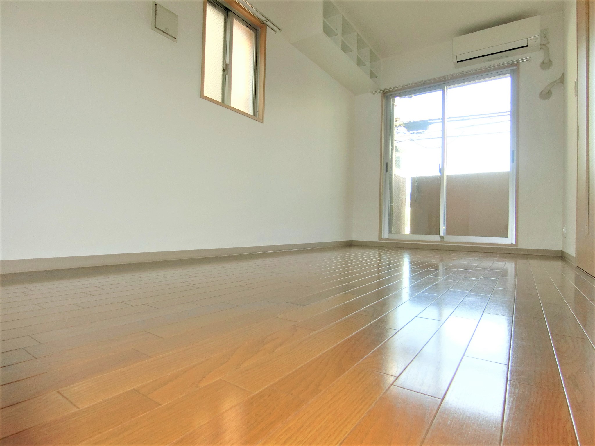 その他部屋・スペース　明るいちょっと広めのベッドルームです☆