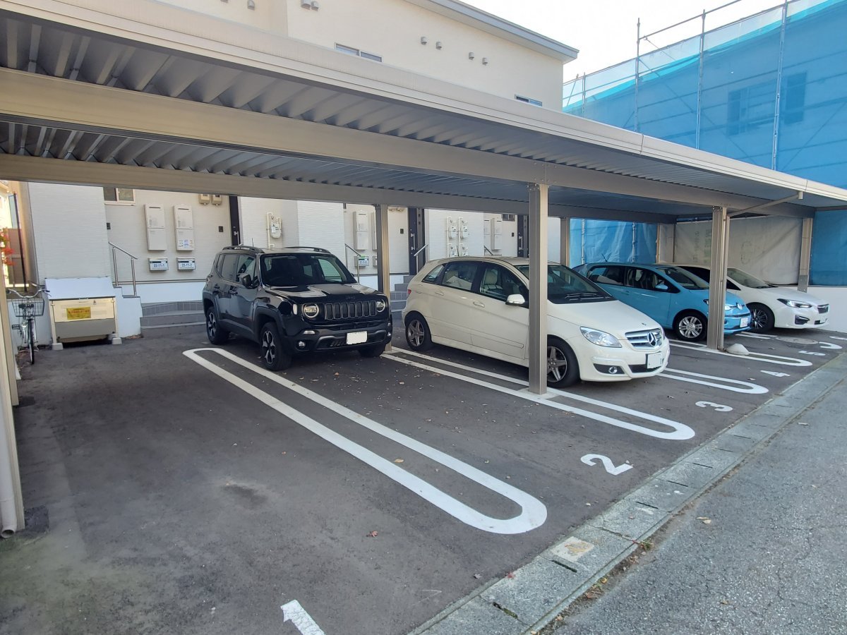 コンビニ　ローソン蔵王インター店（コンビニ）まで645m