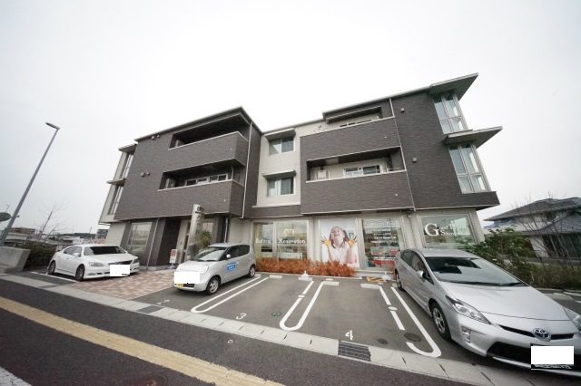 下関市川中本町のマンションの建物外観