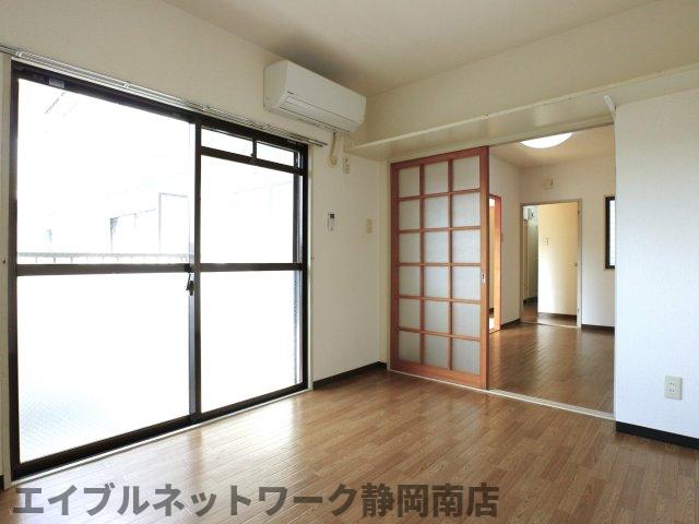 居室・リビング　おしゃれな居間です