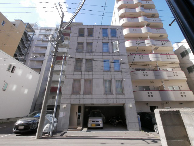 北海道札幌市中央区大通西１４（マンション）の賃貸物件の外観